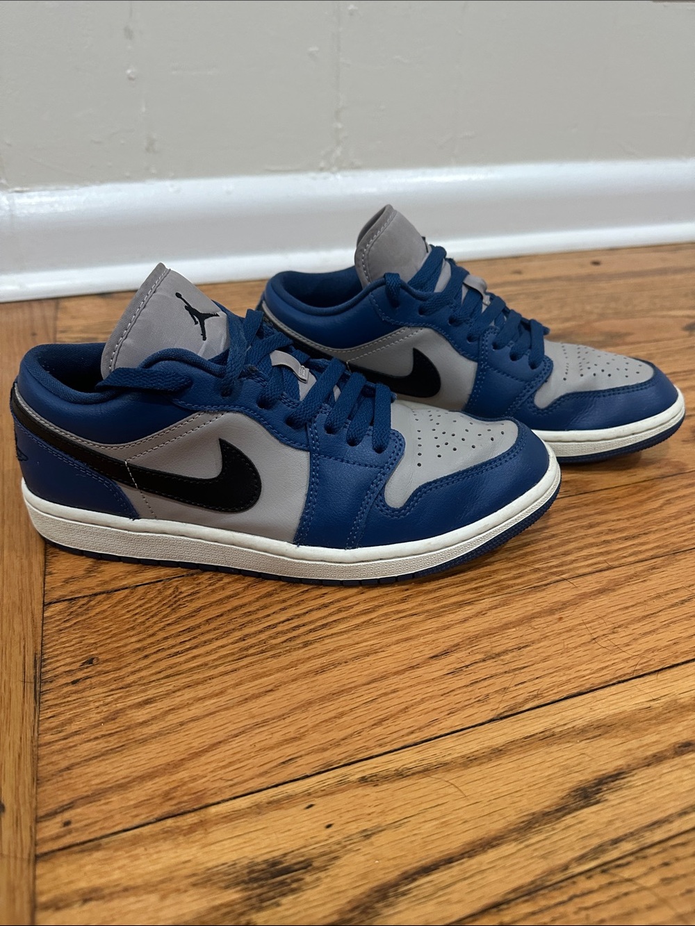 Jordan Low Top Sneakers — Blue/Gray/Black
